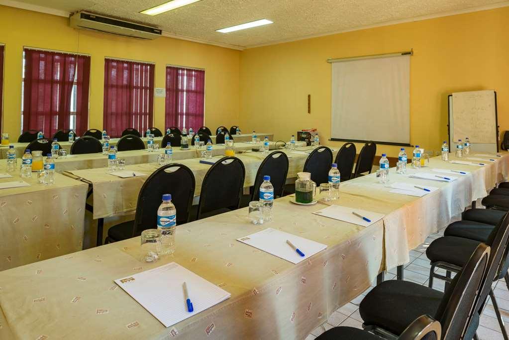 Kadoma Hotel & Conference Centre ห้อง รูปภาพ